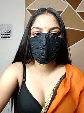 Snapshot of _desigori chatting on 03.20.25 desigori online show from 03.20.25