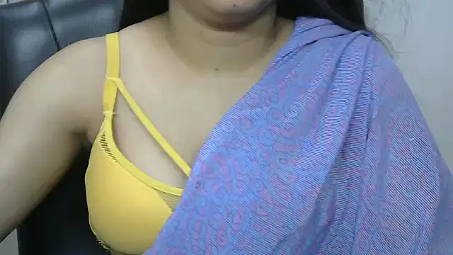 Snapshot of _desigori chatting on 09.21.25 desigori online show from 09.21.25