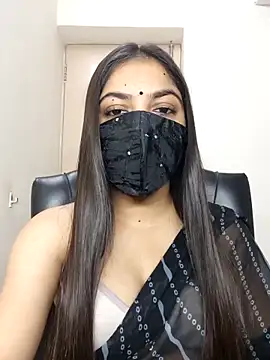 Snapshot of _desigori chatting on 09.29.25 desigori online show from 09.29.25