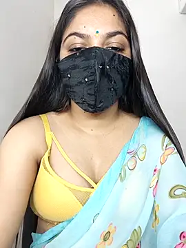 Snapshot of _desigori chatting on 11.03.25 desigori online show from 11.03.25