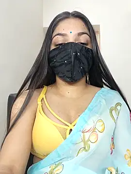 Snapshot of _desigori chatting on 11.15.25 desigori online show from 11.15.25