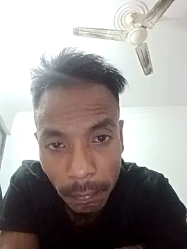 Snapshot of Lent_Medium chatting on 10.31.25 Lent Medium online show from 10.31.25