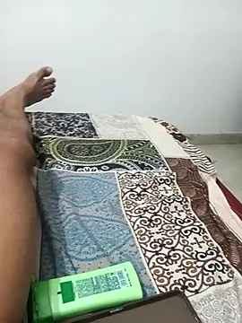 Snapshot of Lent_Medium chatting on 11.04.25 Lent Medium online show from 11.04.25