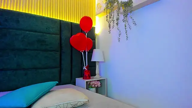 Snapshot of AntonellaaHot chatting on 02.17.25 AntonellaaHot online show from 02.17.25