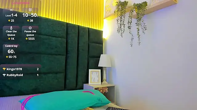 Snapshot of AntonellaaHot chatting on 03.21.25 AntonellaaHot online show from 03.21.25