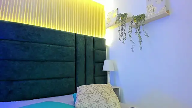 Snapshot of AntonellaaHot chatting on 03.22.25 AntonellaaHot online show from 03.22.25