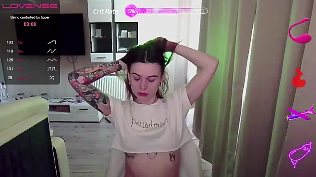 Snapshot of RinaDevil chatting on 02.24.25 RinaDevil online show from 02.24.25