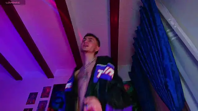 Snapshot of dimitri-bilak chatting on 12.05.24 dimitri-bilak online show from 12.05.24