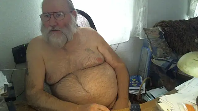 Snapshot of SexySantaC chatting on 01.06.25 SexySantaC online show from 01.06.25