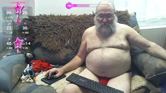 Snapshot of SexySantaC chatting on 01.24.25 SexySantaC online show from 01.24.25