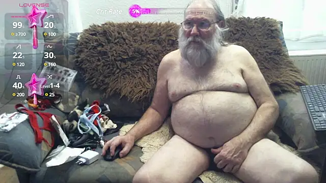 Snapshot of SexySantaC chatting on 02.17.25 SexySantaC online show from 02.17.25