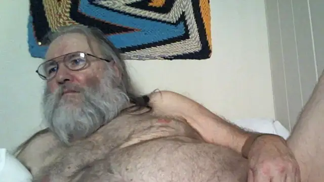 Snapshot of SexySantaC chatting on 03.11.25 SexySantaC online show from 03.11.25
