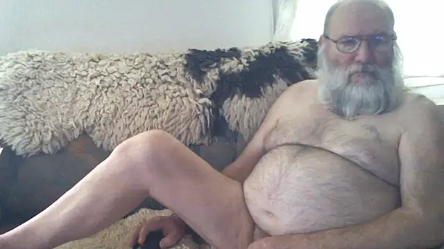 Snapshot of SexySantaC chatting on 09.24.25 SexySantaC online show from 09.24.25