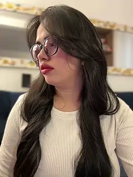 Snapshot of andra_rose chatting on 02.12.25 andra rose online show from 02.12.25