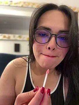 Snapshot of andra_rose chatting on 02.14.25 andra rose online show from 02.14.25