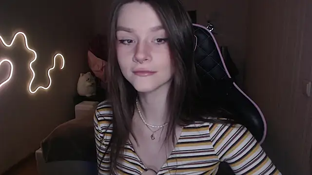 Snapshot of jeann_elsaa chatting on 12.22.24 jeann elsaa online show from 12.22.24