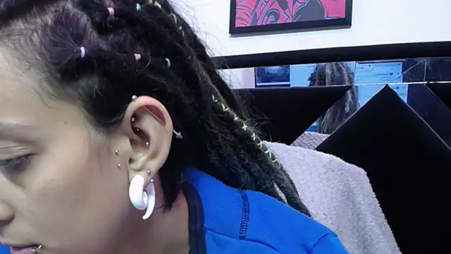 Snapshot of ORIANNA_BODMOD chatting on 12.04.24 ORIANNA BODMOD online show from 12.04.24