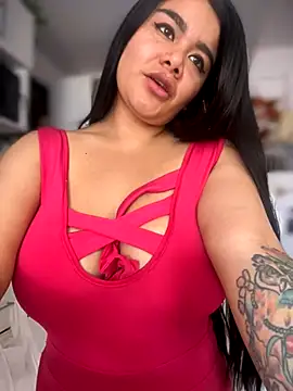 Snapshot of Insane_Issa chatting on 12.06.24 Insane Issa online show from 12.06.24