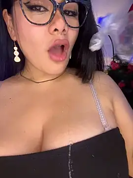 Snapshot of Insane_Issa chatting on 01.21.25 Insane Issa online show from 01.21.25