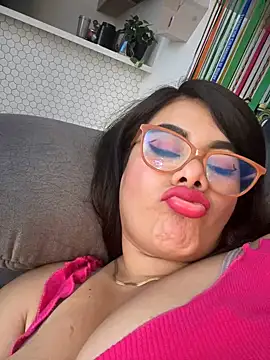 Snapshot of Insane_Issa chatting on 02.18.25 Insane Issa online show from 02.18.25