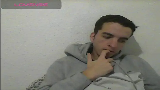 Snapshot of Tombgy07 chatting on 01.07.25 Tombgy07 online show from 01.07.25