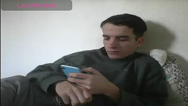 Snapshot of Tombgy07 chatting on 02.15.25 Tombgy07 online show from 02.15.25