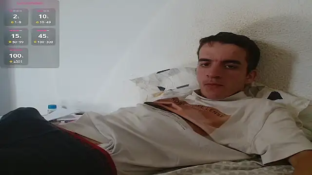 Snapshot of Tombgy07 chatting on 09.17.25 Tombgy07 online show from 09.17.25