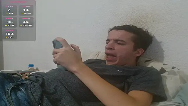 Snapshot of Tombgy07 chatting on 09.30.25 Tombgy07 online show from 09.30.25