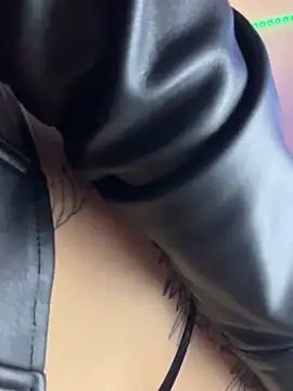 Snapshot of KittyKatyDream chatting on 02.20.25 KittyKatyDream online show from 02.20.25