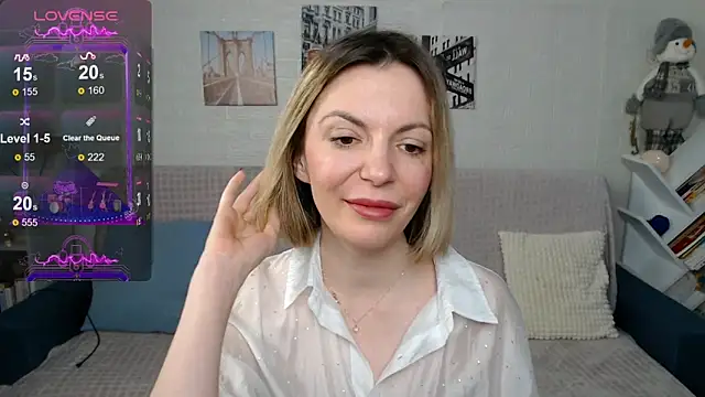 Snapshot of kiramarta chatting on 12.18.24 kiramarta online show from 12.18.24