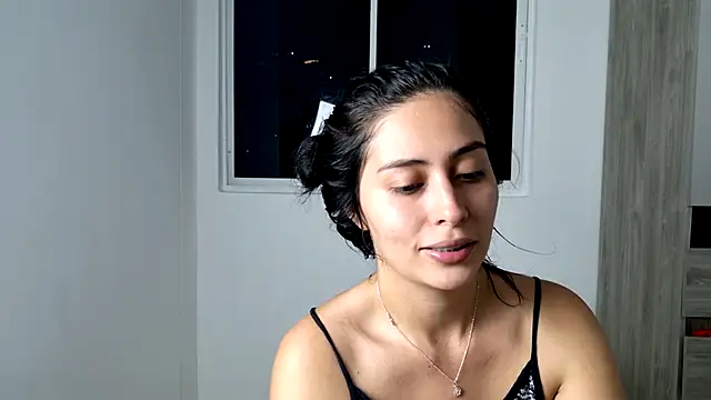 Snapshot of Sophie__Foxxx chatting on 01.28.25 Sophie Foxxx online show from 01.28.25