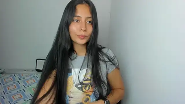 Snapshot of Sophie__Foxxx chatting on 02.20.25 Sophie Foxxx online show from 02.20.25