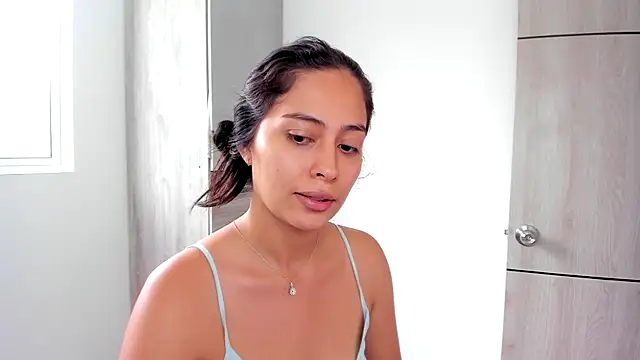 Snapshot of Sophie__Foxxx chatting on 02.21.25 Sophie Foxxx online show from 02.21.25