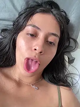 Snapshot of Sophie__Foxxx chatting on 03.04.25 Sophie Foxxx online show from 03.04.25