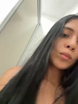 Snapshot of Sophie__Foxxx chatting on 03.18.25 Sophie Foxxx online show from 03.18.25