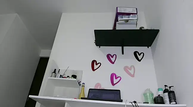 Snapshot of ari_sexy1 chatting on 12.29.24 ari sexy1 online show from 12.29.24