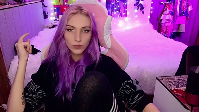 Snapshot of Violet_Noir chatting on 01.30.25 Violet Noir online show from 01.30.25