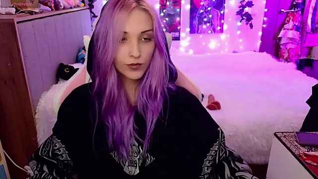 Snapshot of Violet_Noir chatting on 01.31.25 Violet Noir online show from 01.31.25