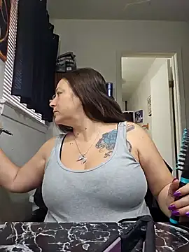 Snapshot of angelbaby1998 chatting on 01.10.25 angelbaby1998 online show from 01.10.25