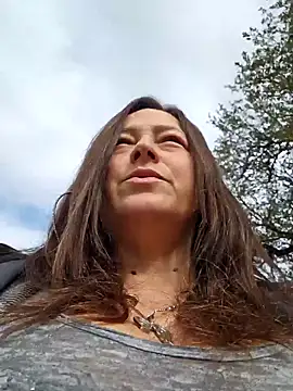 Snapshot of angelbaby1998 chatting on 01.25.25 angelbaby1998 online show from 01.25.25