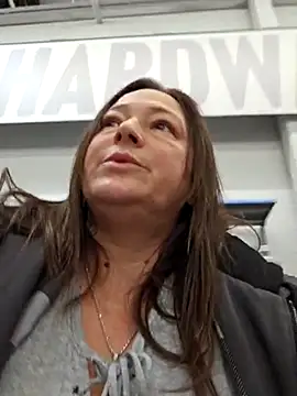 Snapshot of angelbaby1998 chatting on 02.14.25 angelbaby1998 online show from 02.14.25