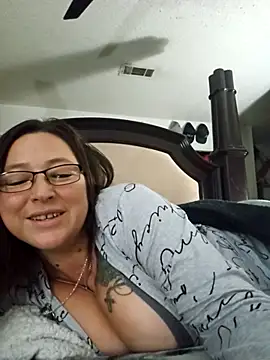 Snapshot of angelbaby1998 chatting on 11.16.25 angelbaby1998 online show from 11.16.25