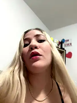 Snapshot of Celestedubois chatting on 10.24.25 Celestedubois online show from 10.24.25