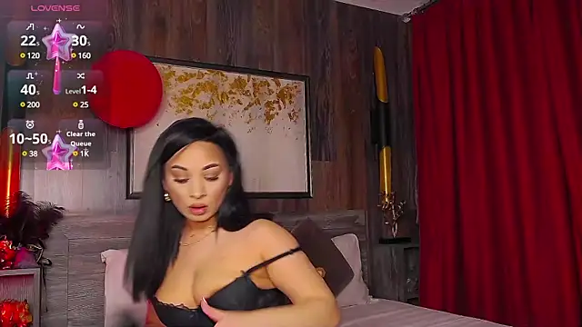 Snapshot of MadyLuxxx chatting on 02.18.25 MadyLuxxx online show from 02.18.25