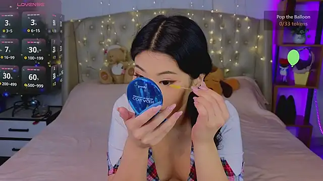 Snapshot of Wendy__Hills chatting on 12.16.24 Wendy Hills online show from 12.16.24