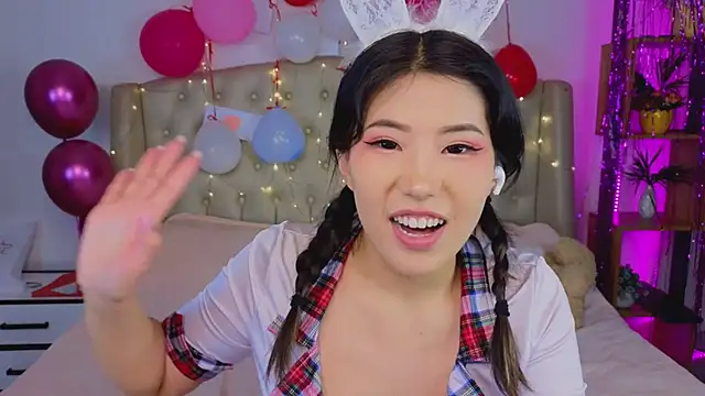 Snapshot of Wendy__Hills chatting on 02.13.25 Wendy Hills online show from 02.13.25