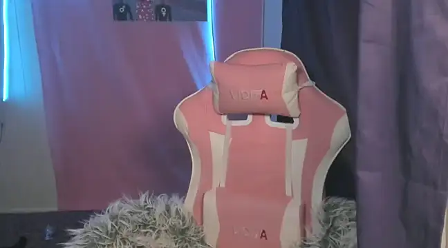 Snapshot of Diosagata chatting on 12.24.24 Diosagata online show from 12.24.24