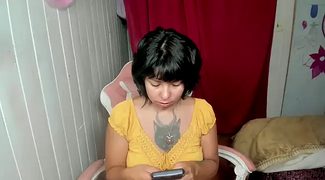 Snapshot of Diosagata chatting on 02.27.25 Diosagata online show from 02.27.25