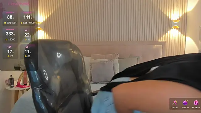 Snapshot of Sooffii_1 chatting on 01.14.25 Sooffii 1 online show from 01.14.25