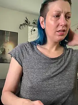 Snapshot of MissCumberdale chatting on 03.16.25 MissCumberdale online show from 03.16.25